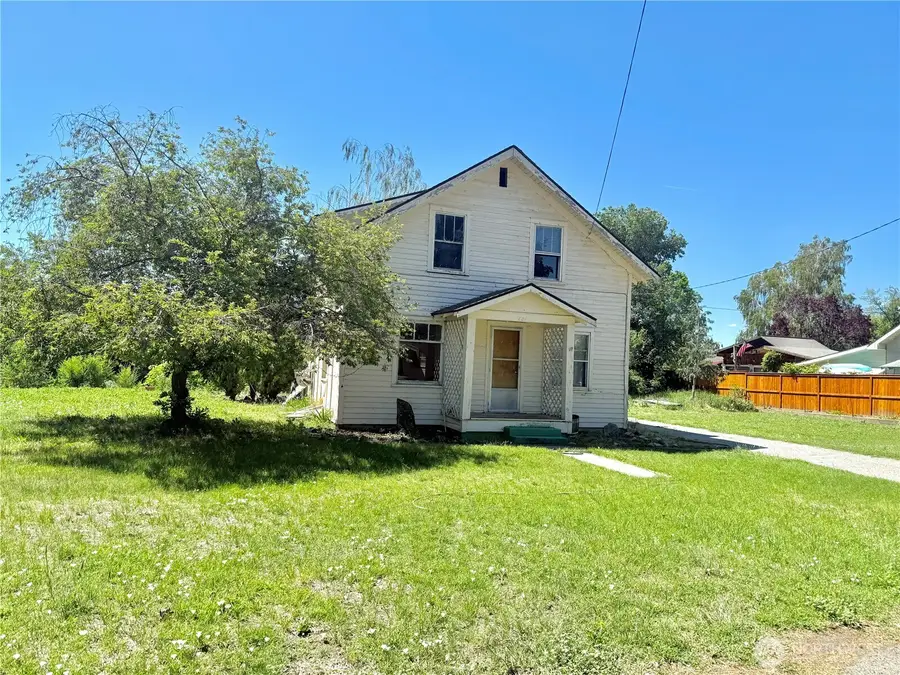 224 Bartlett Avenue E, Omak, WA 98841 - #2