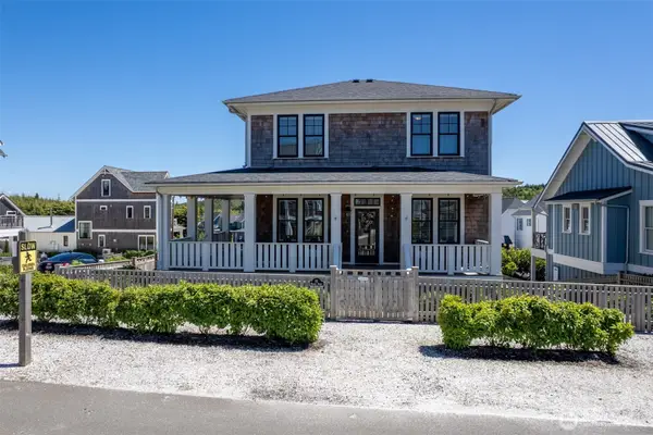 41 Horizon Street, Pacific Beach, WA 98571