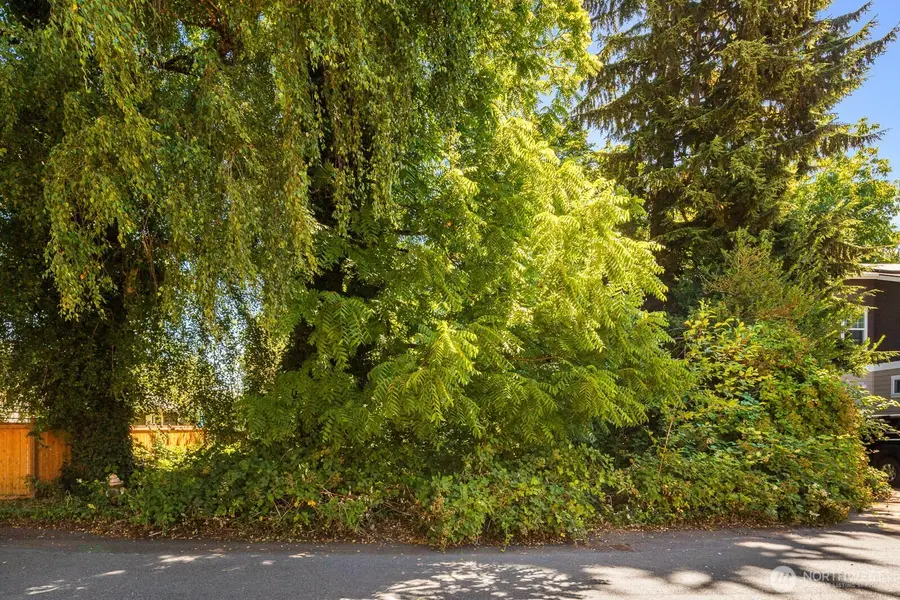 672 Lind Avenue Nw #4, Renton, WA 98057 - #2