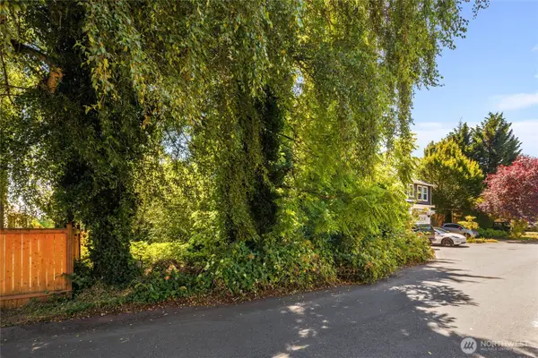 315 Lind Avenue Nw #3, Renton, WA 98057