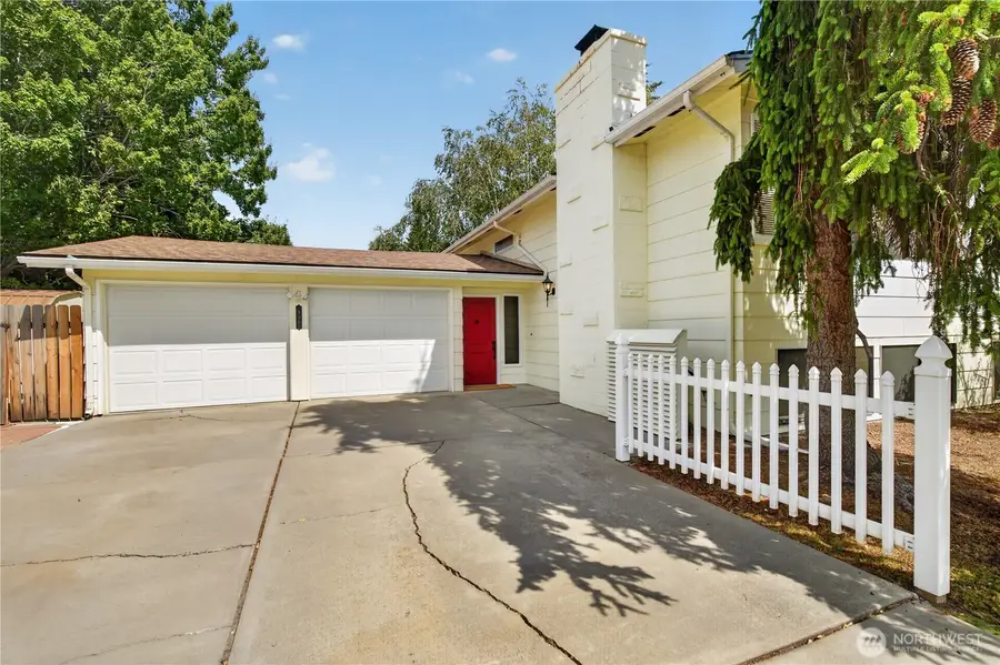 909 N James Avenue, East Wenatchee, WA 98802 - #3