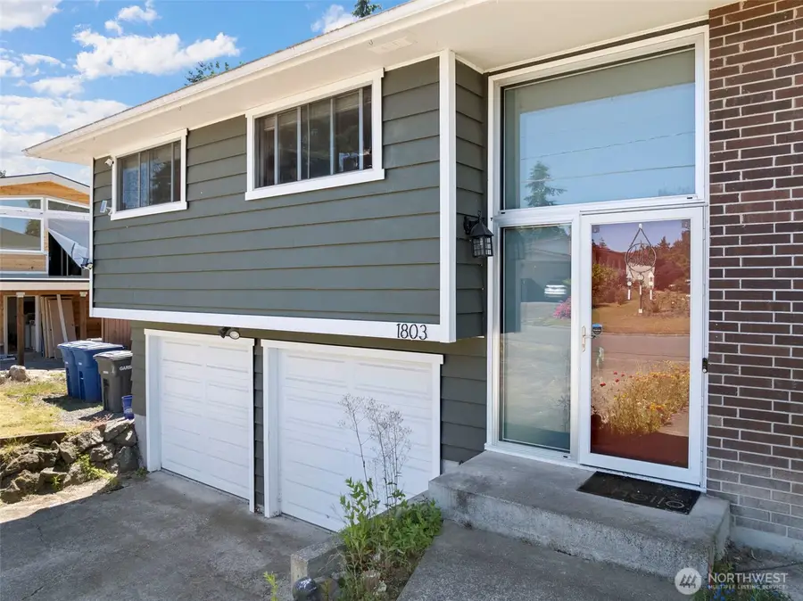 1803 S 232nd Street, Des Moines, WA 98198 - #2