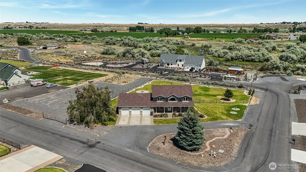5621 Road J.4 Ne, Moses Lake, WA 98837 - #1