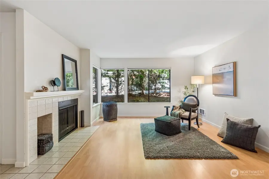 1354 Bellevue Way Ne #3, Bellevue, WA 98004 - #2