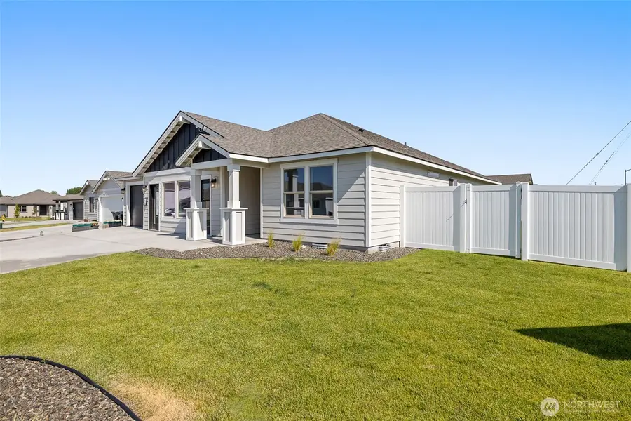 4208 W Sandy Ct, Moses Lake, WA 98837 - #3