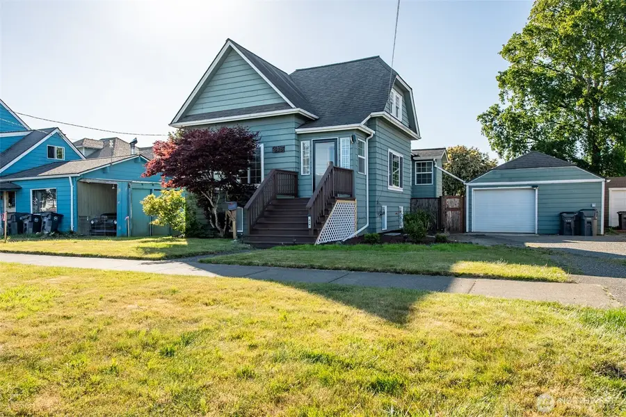 616 7th Street, Hoquiam, WA 98550 - #2