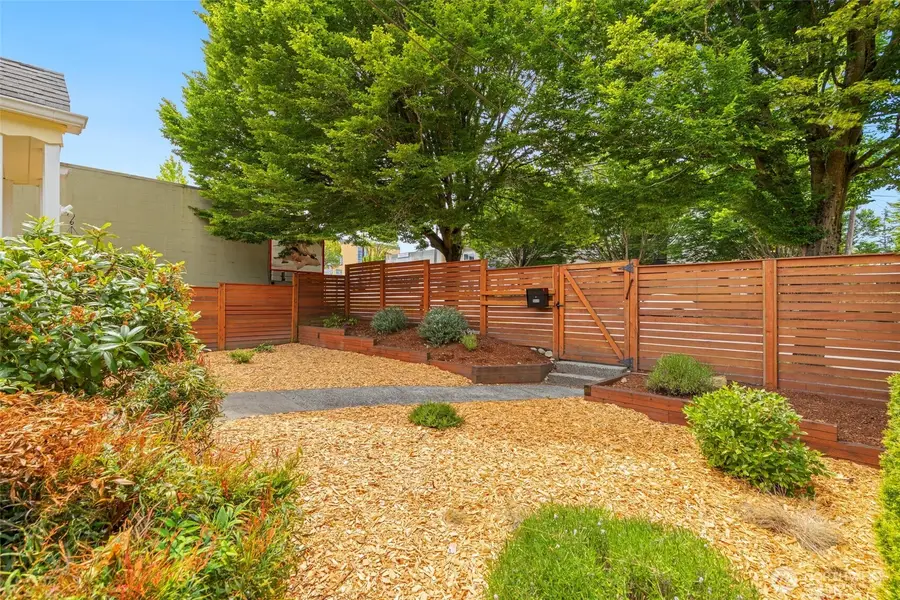 9440 35th Avenue Sw, Seattle, WA 98126 - #3