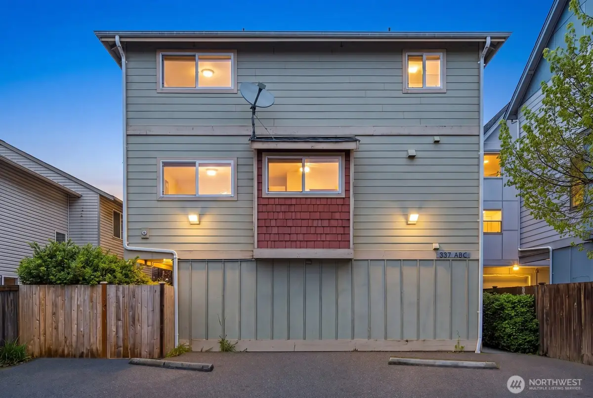 337 N 105th Street #A, Seattle, WA 98133 - #1
