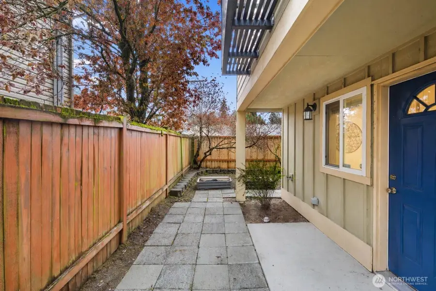 337 N 105th Street #A, Seattle, WA 98133 - #3