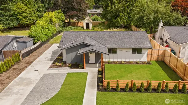8708 NE 140th Street #A, Kirkland, WA 98034