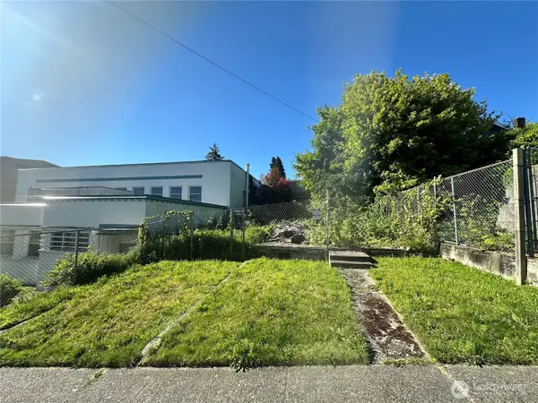1210 35th Street #1 & 2, Everett, WA 98201