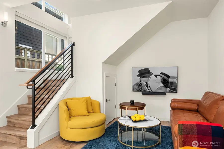 422 10th Avenue E #F, Seattle, WA 98102 - #3