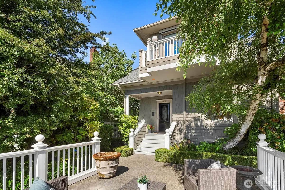 1906 10th Avenue E, Seattle, WA 98102 - #1