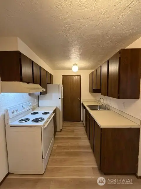 2100 N 106th Street #104, Seattle, WA 98133 - #3