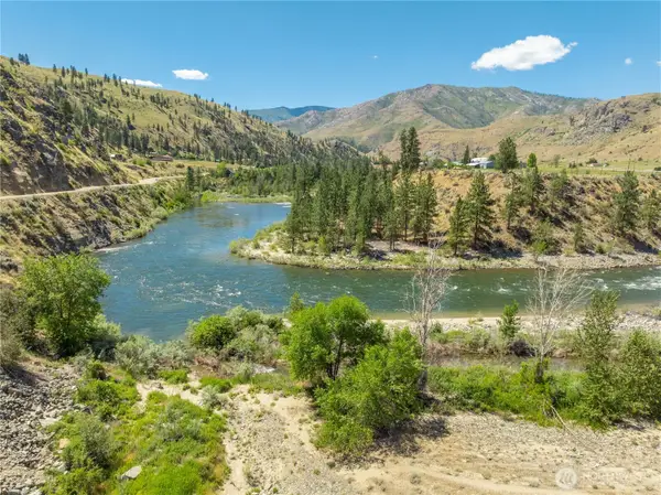 164 Burma Road, Pateros, WA 98846