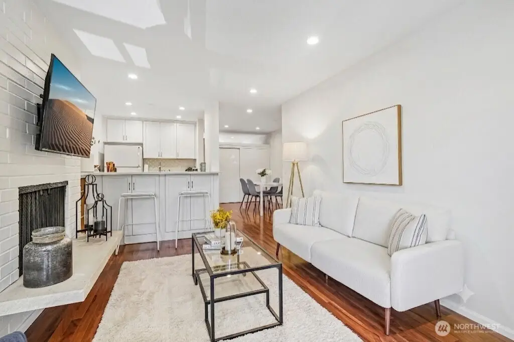 901 5th Avenue N #107, Seattle, WA 98109 - #1