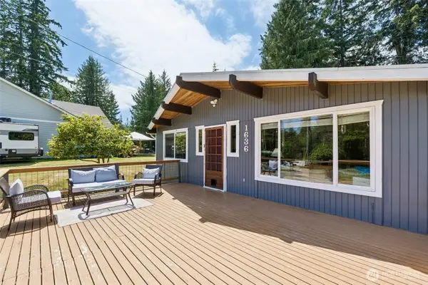 1636 Hemlock Drive, Camano Island, WA 98282