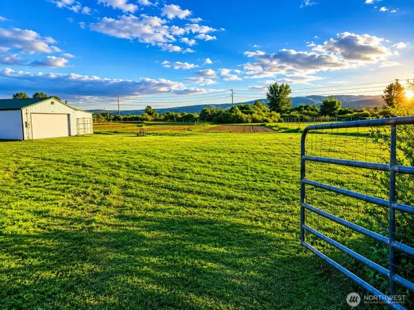 300 Wade Road #2, Thorp, WA 98946