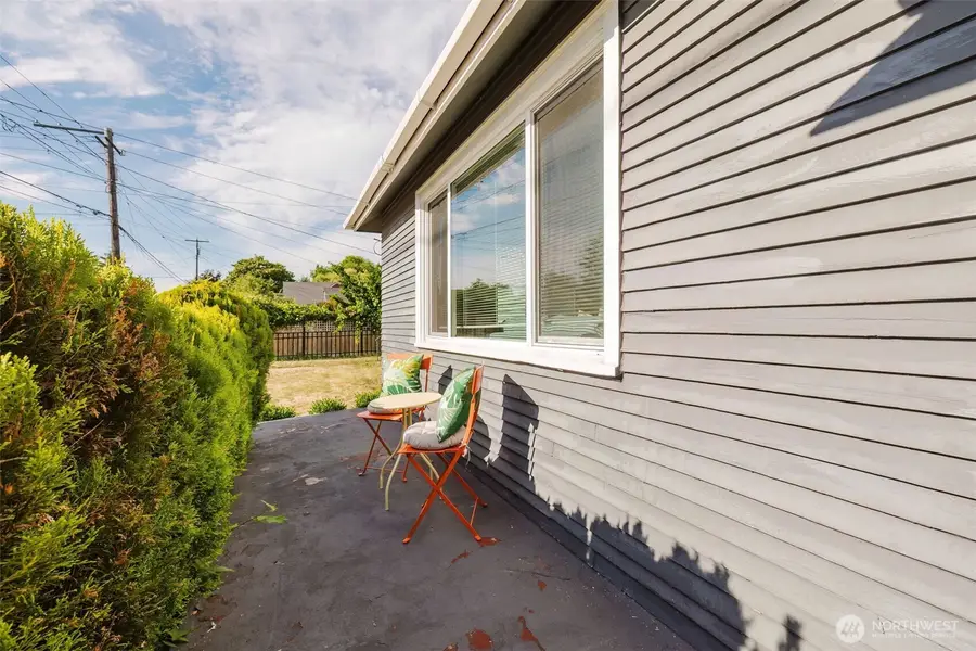 1108 Warren Avenue, Bremerton, WA 98337 - #2