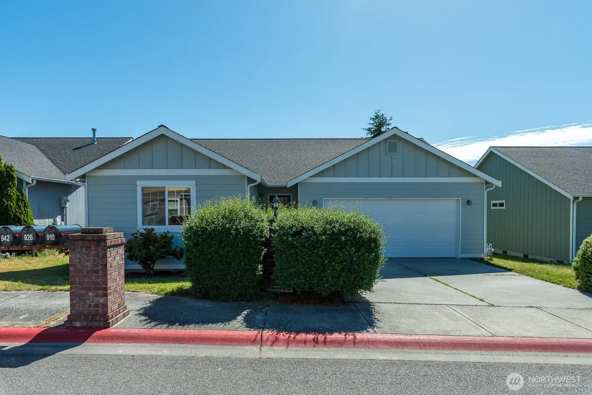 942 NE Cordero Place, Oak Harbor, WA 98277 - #1