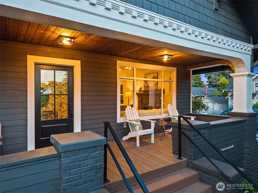 4100 Densmore Avenue N, Seattle, WA 98103 - #3
