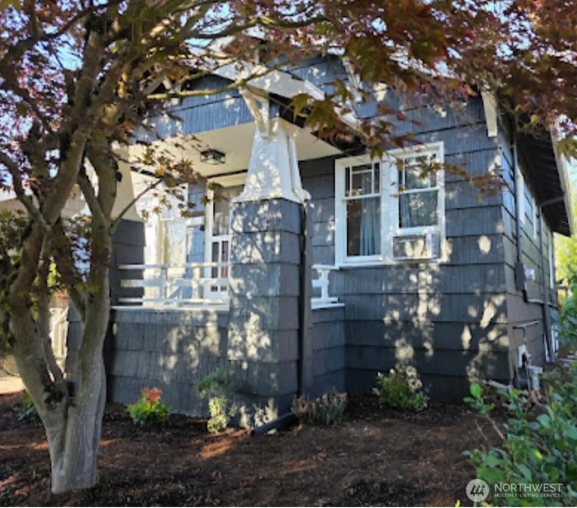 5330 9th Avenue Ne, Seattle, WA 98105 - #1