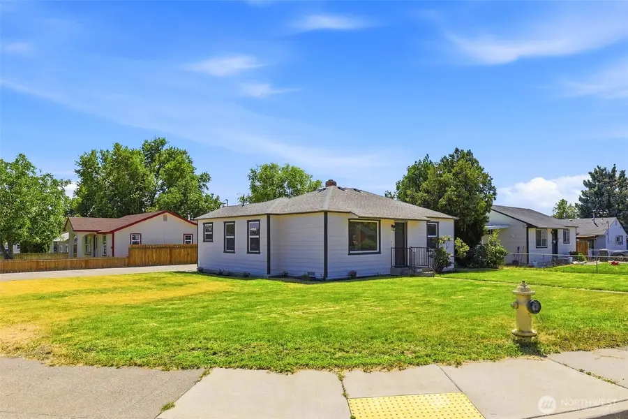 1002 W Pearl St, Pasco, WA 99301 - #3