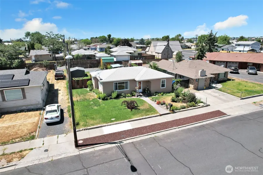 1118 W Cascade Avenue, Moses Lake, WA 98837 - #3