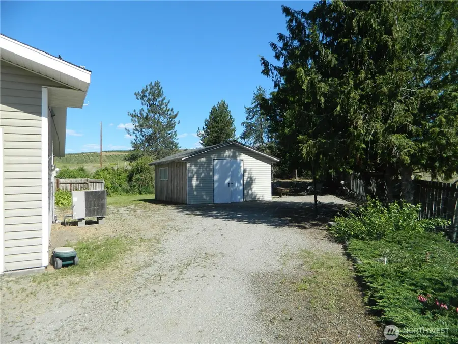 16 Orchard Loop S, Tonasket, WA 98855 - #2