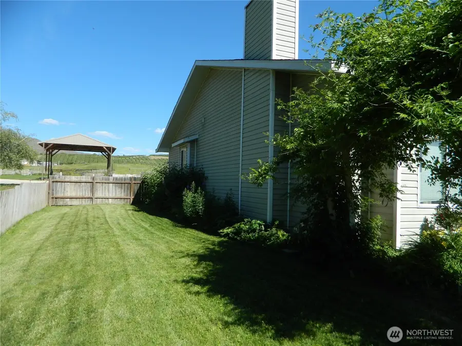 16 Orchard Loop S, Tonasket, WA 98855 - #3