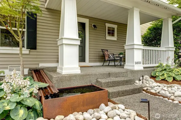 34833 SE Ridge Street, Snoqualmie, WA 98065