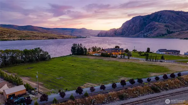 1 Stennes Drive #1, Pateros, WA 98846