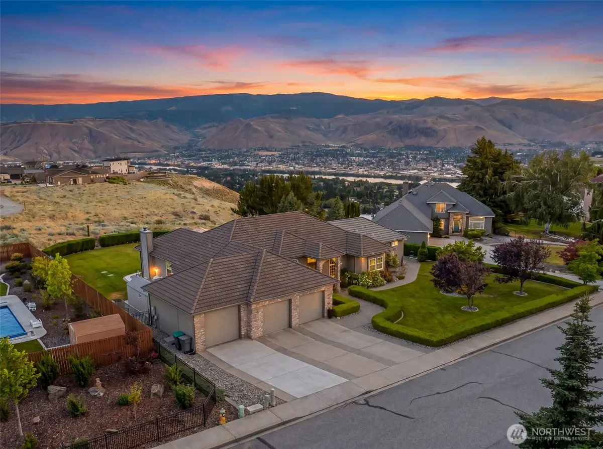2286 Grand Avenue, East Wenatchee, WA 98802 - #1