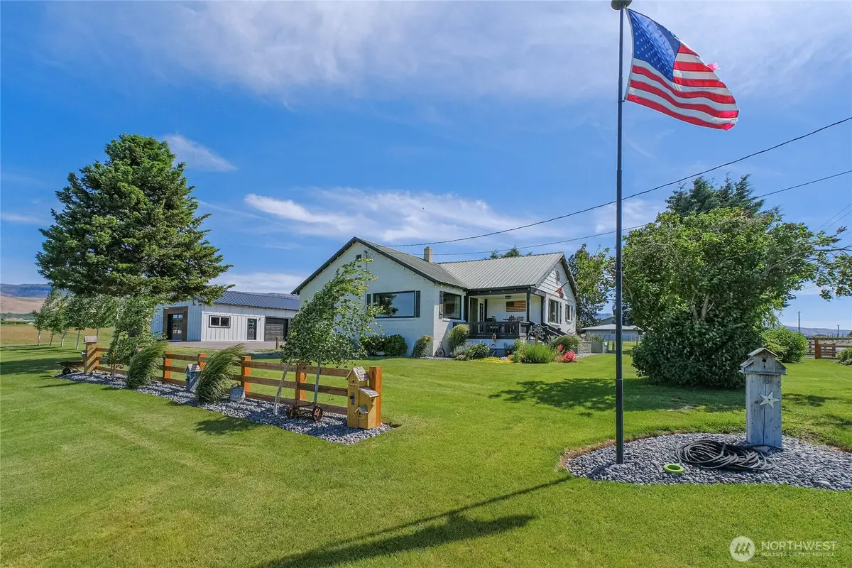 2735 4th Street, East Wenatchee, WA 98802 - #1