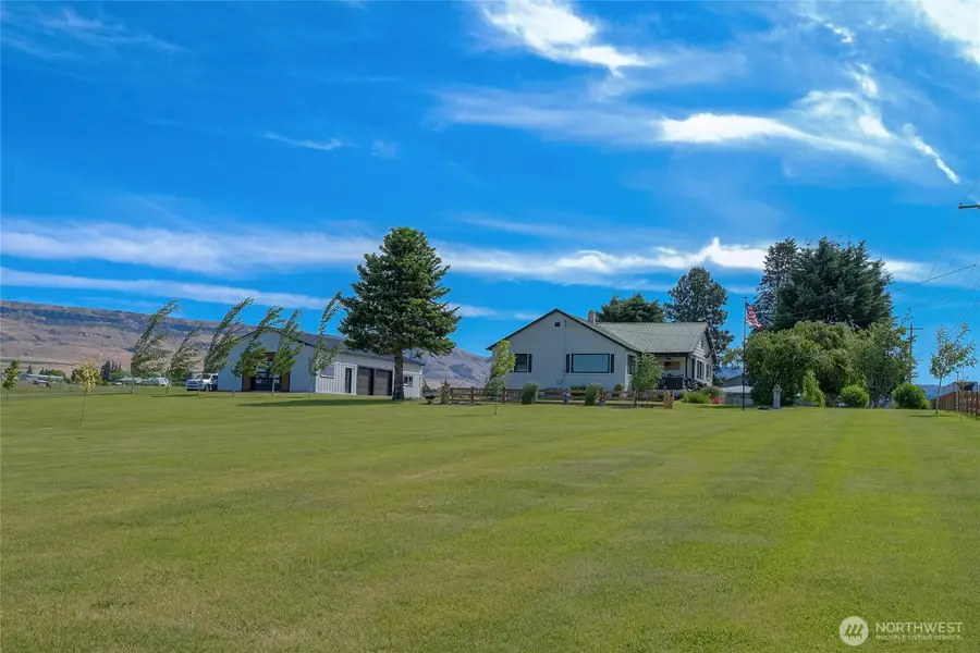 2735 4th Street, East Wenatchee, WA 98802 - #3