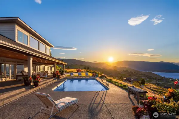 450 Hawks Meadow Road, Chelan, WA 98816