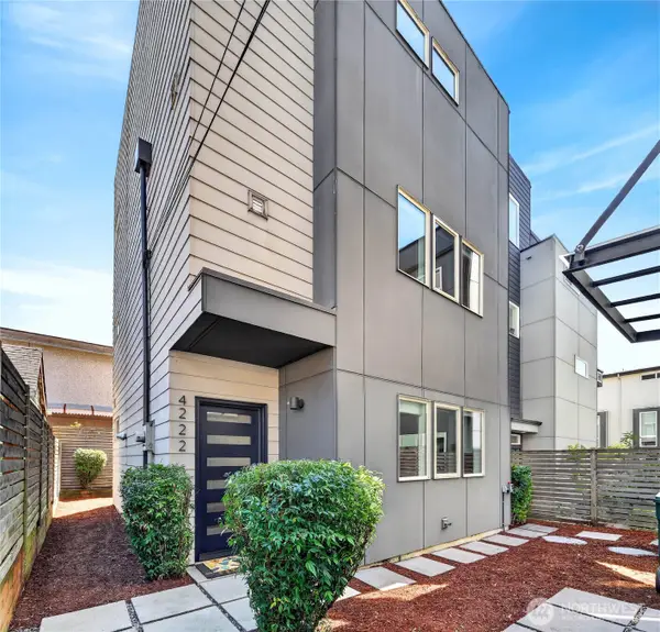 4222 Linden Avenue N, Seattle, WA 98103