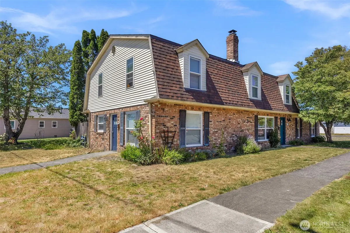 1527 8th Street, Marysville, WA 98270 - #1