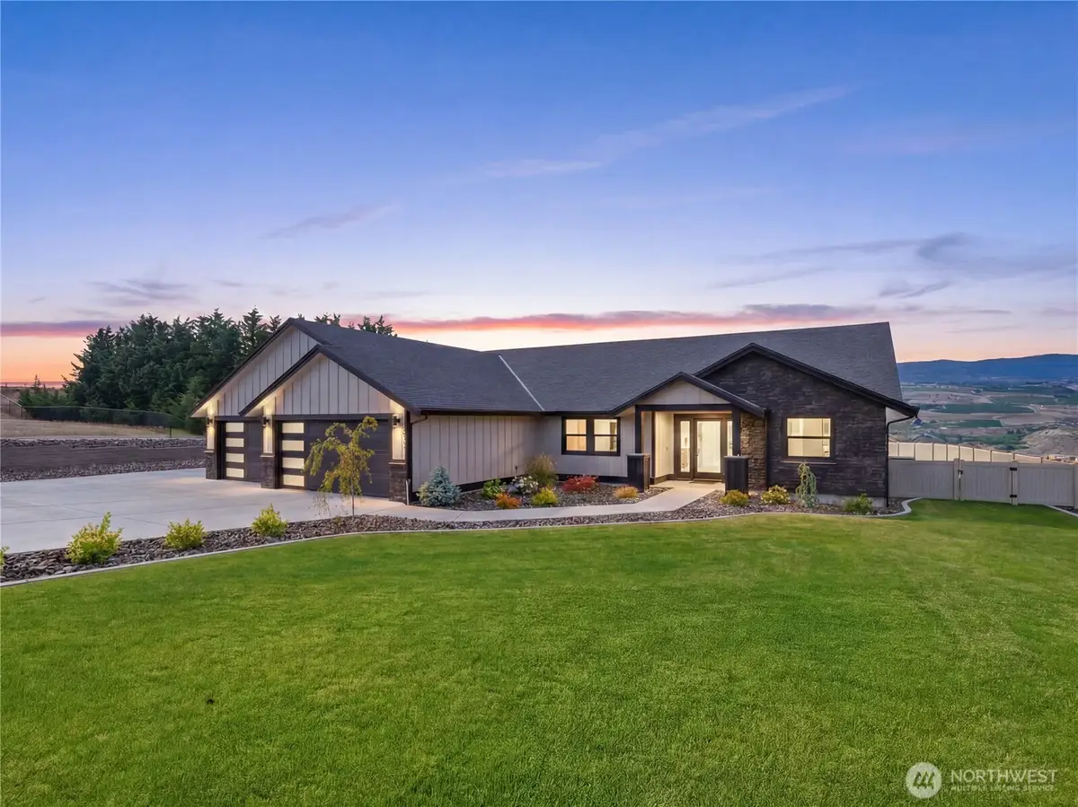 2214 SE 6th Street Se, East Wenatchee, WA 98802 - #1