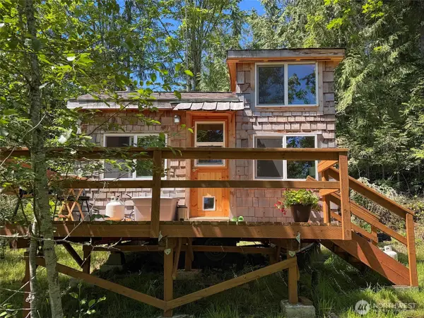 663 Glass Road, Port Angeles, WA 98362