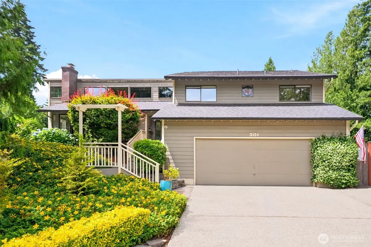 301 128th Avenue Ne, Bellevue, WA 98005 - #1