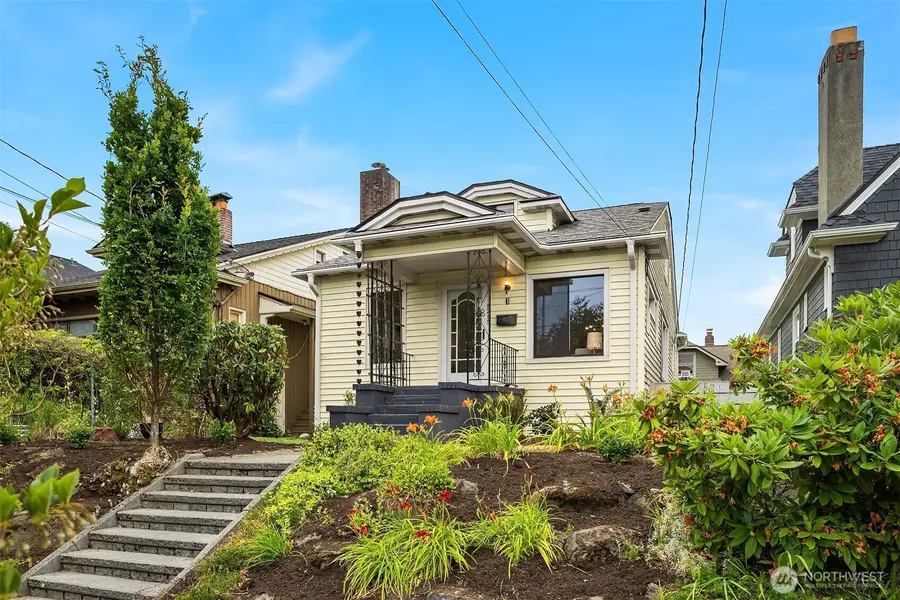 5215 Latona Avenue Ne, Seattle, WA 98105 - #2