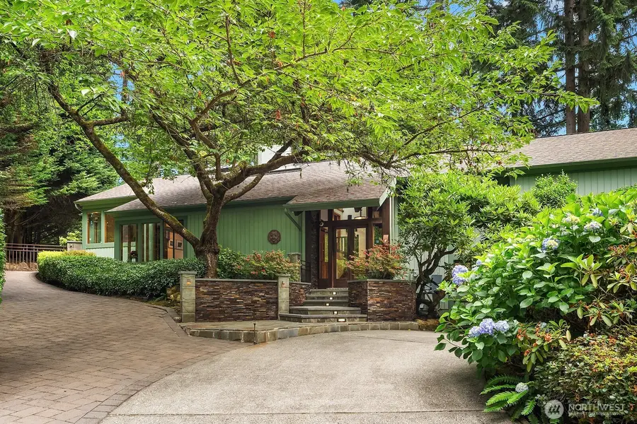 3825 132nd Avenue Ne, Bellevue, WA 98005 - #2