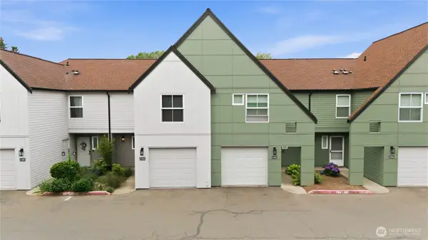 23907 67th Place S #C102, Kent, WA 98032