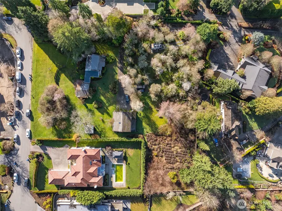 9406 NE 32nd Street, Clyde Hill, WA 98004 - #3