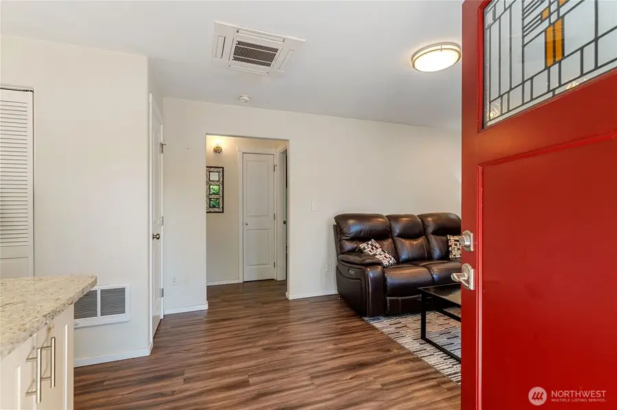 9111 Newgrove Avenue Sw, Lakewood, WA 98498 - #3