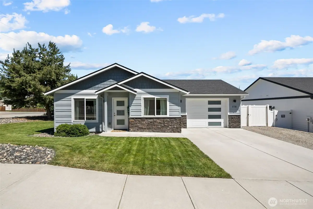 576 Sebastian Way, Wenatchee, WA 98801 - #1