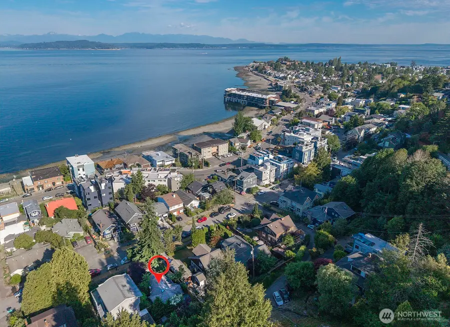 4018 59th Avenue Sw, Seattle, WA 98116 - #2