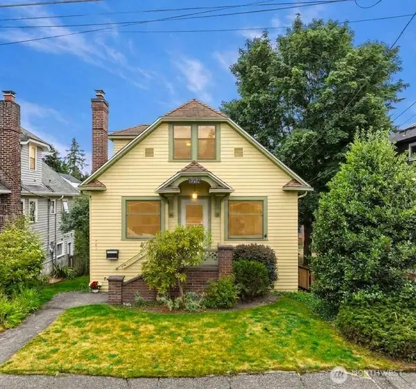 741 N 67th Street, Seattle, WA 98103