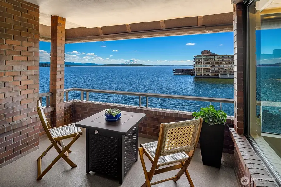 2330 43rd Avenue E #402B, Seattle, WA 98112 - #2
